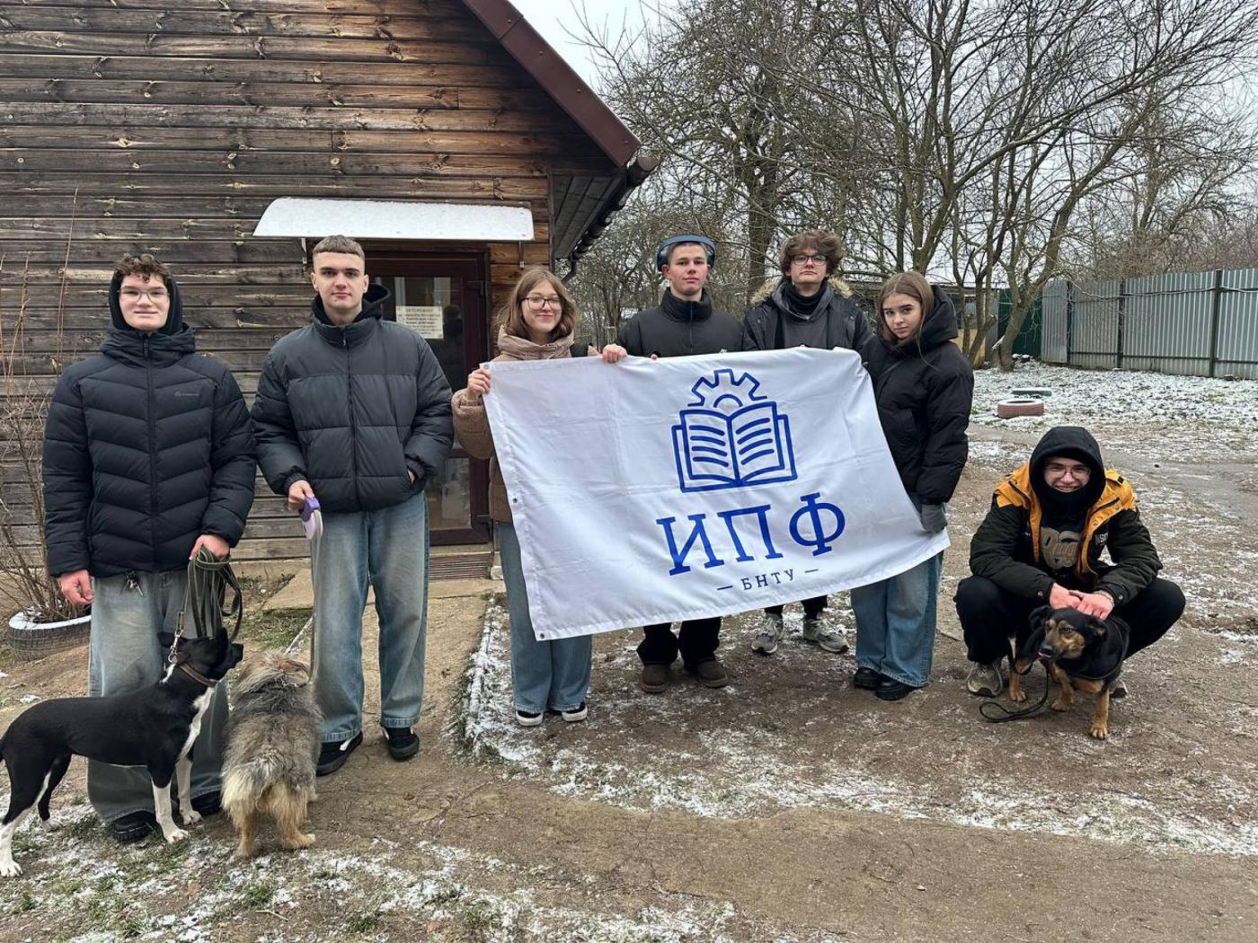 ИПФ с любовью: помощь птицам и животным оказали студенты факультета